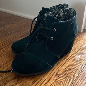 Toms Black Wedges